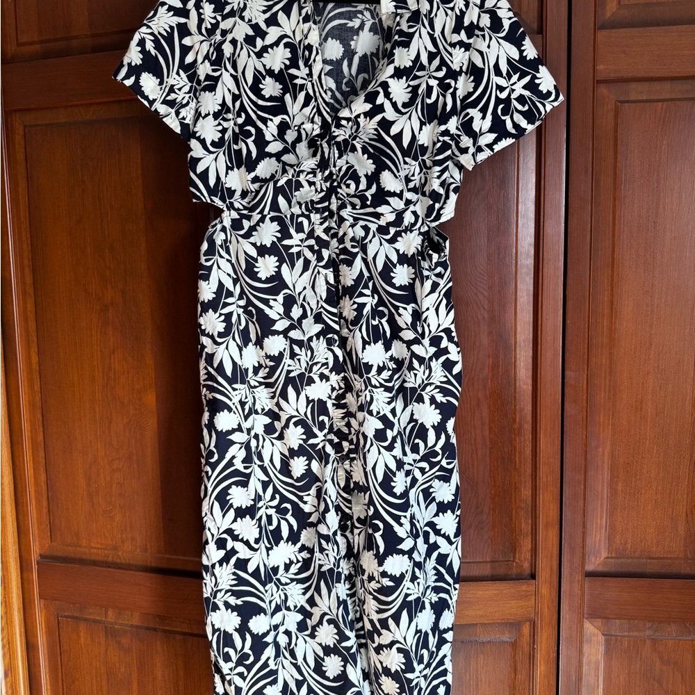 Old Navy Navy and White Floral Midi Dress with V-Neck